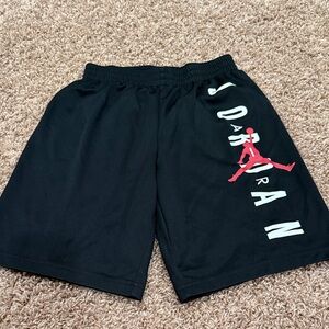 Jordan shorts youth L